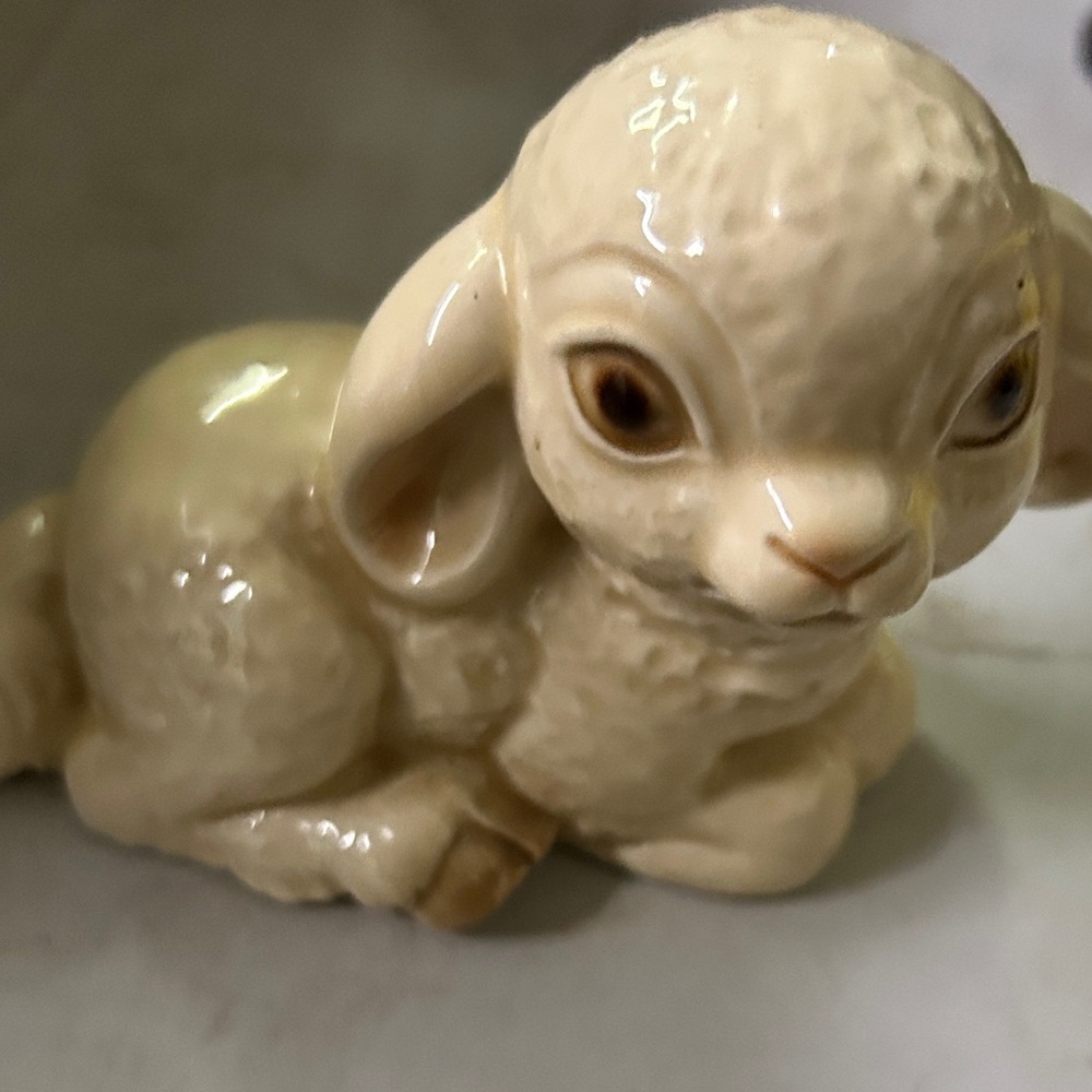 Goebel porcelain resting lamb Base